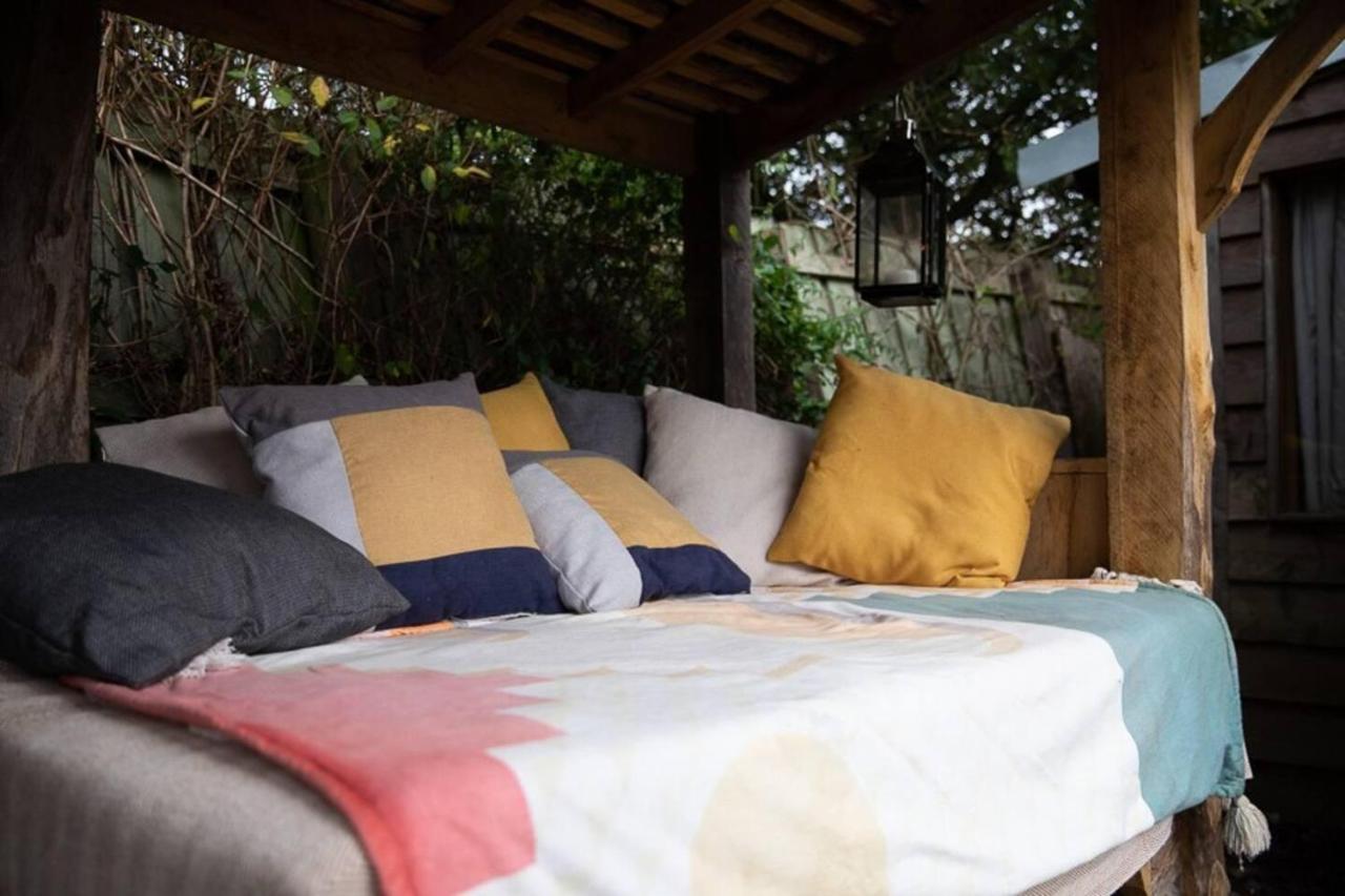 Charming 2-Bed Cabin In ซัตตันโคลด์ฟิลด์ ภายนอก รูปภาพ